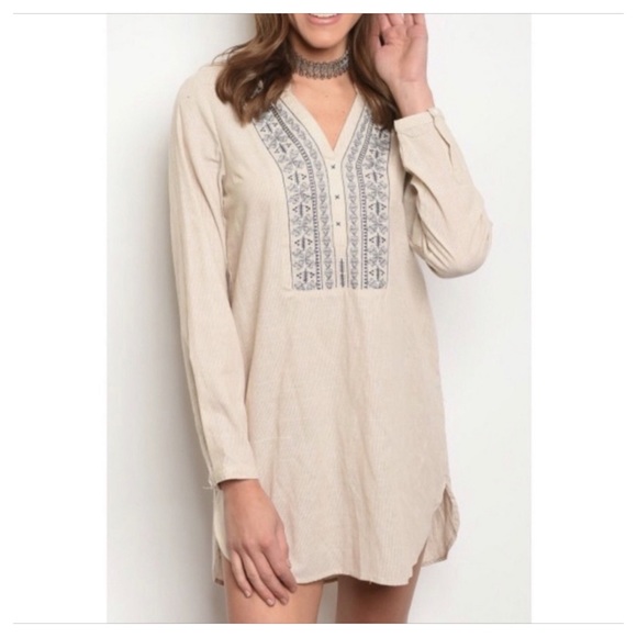 51Twenty Tops - 3/$25 CAT CREAM EMBROIDERED TUNIC